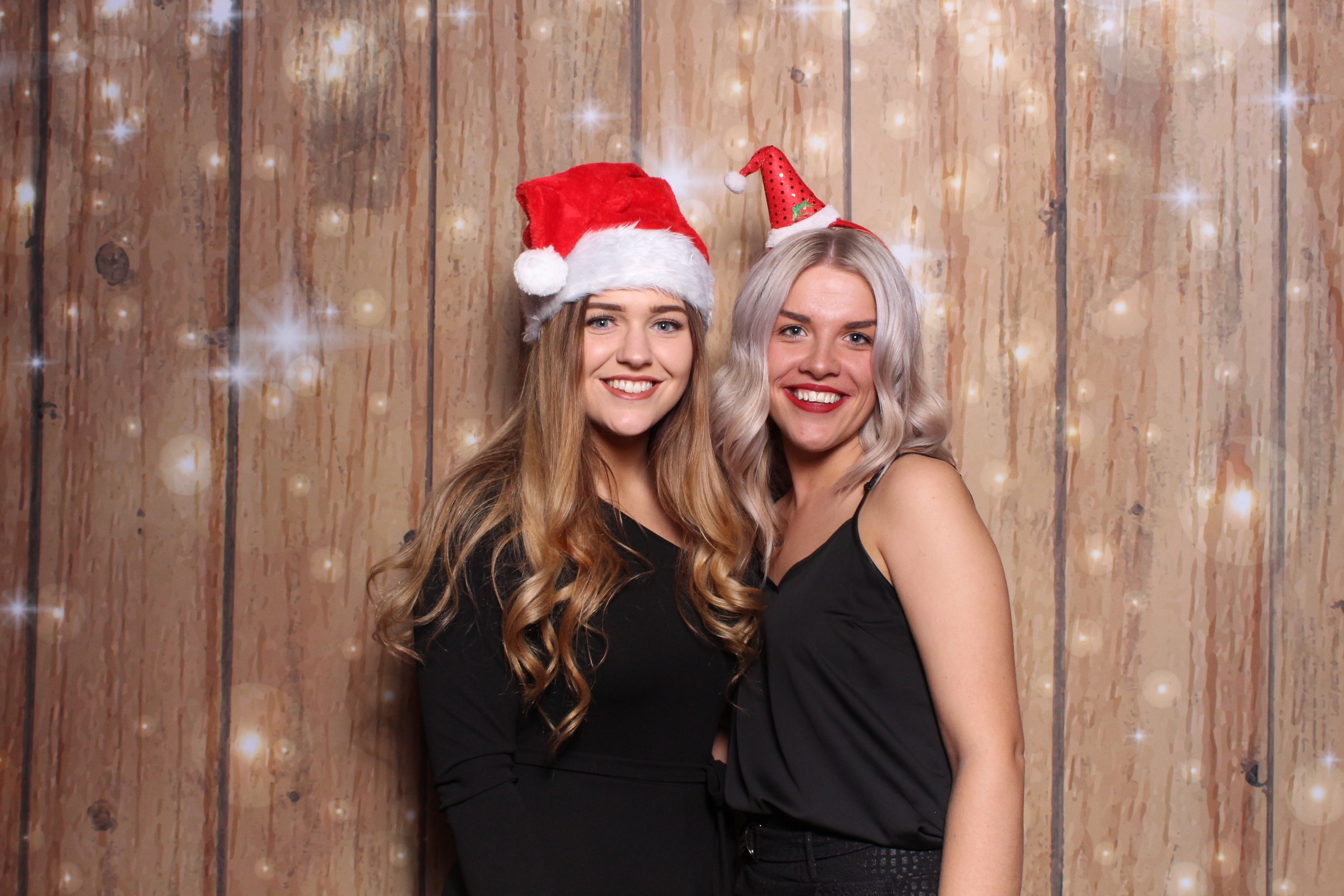 Tes Christmas party  | View more photos from the event at gallery.magicimages.uk/u/MagicImages/Tes-Christmas-party